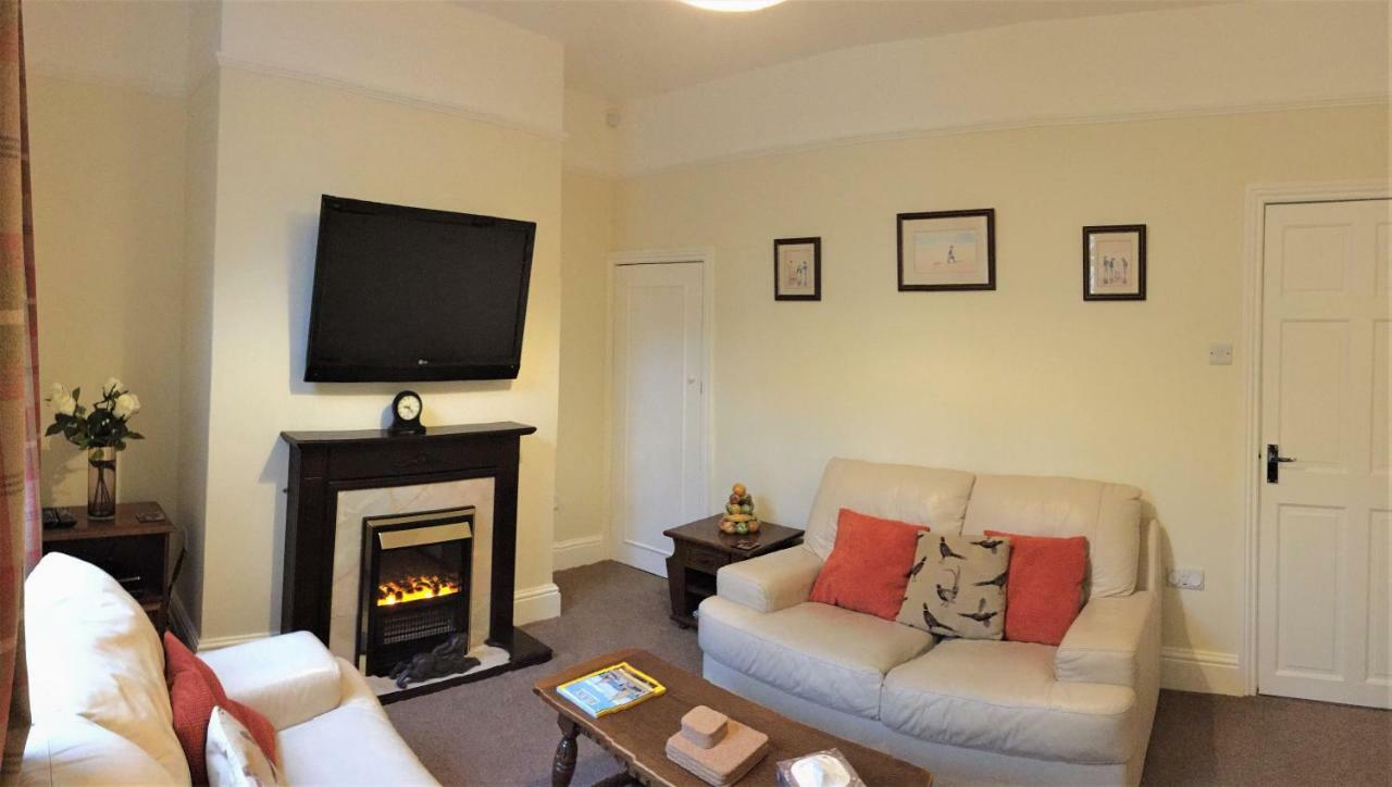 Browns Holiday Cottage Filey Eksteriør billede
