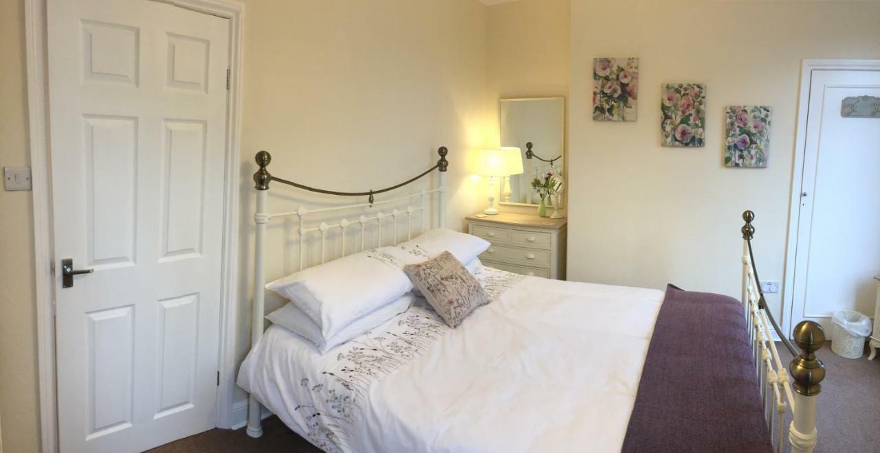 Browns Holiday Cottage Filey Eksteriør billede